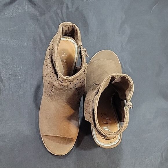 BRAND NEW SUGAR VERUCA LASER-CUT OUT WITHD FISH MOUTH ANKLE BOOTIES - Picture 4 of 16